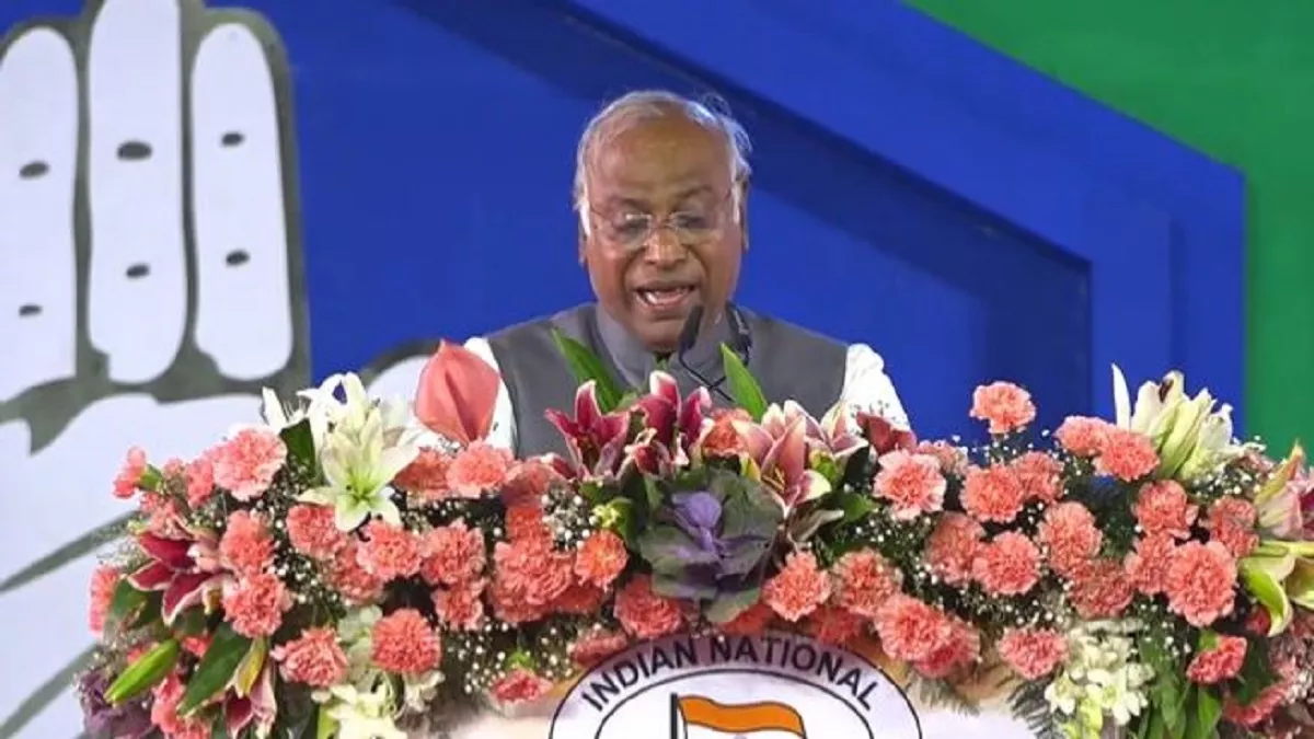 Congress 85th Plenary session: भाजपा पर जमकर बरसे मल्लिकार्जुन खरगे, कहा- 56 इंच का सीना है तो... - Mallikarjun Kharge addresses Congress 85th Plenary session in Nava Raipur Chhattisgarh targets BJP government
