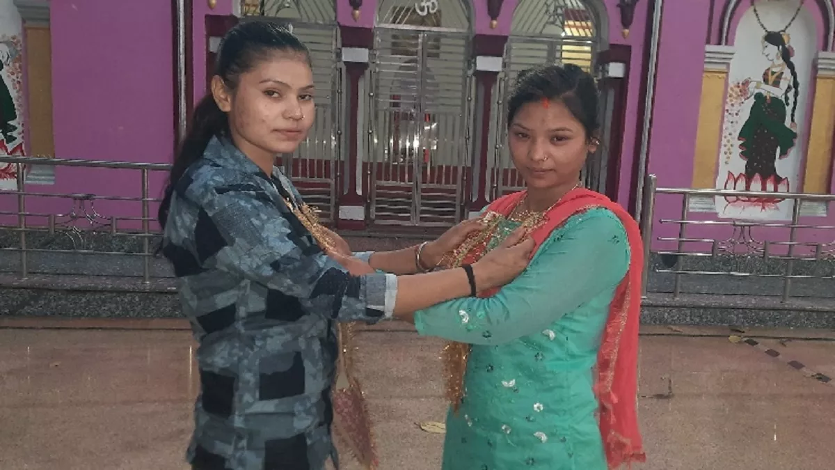 बक्सर में दो लड़कियों ने मंदिर में रचाई शादी; पति-पत्नी की तरह साथ रहने की ठानी, अब कोर्ट की शरण में पहुंचीं