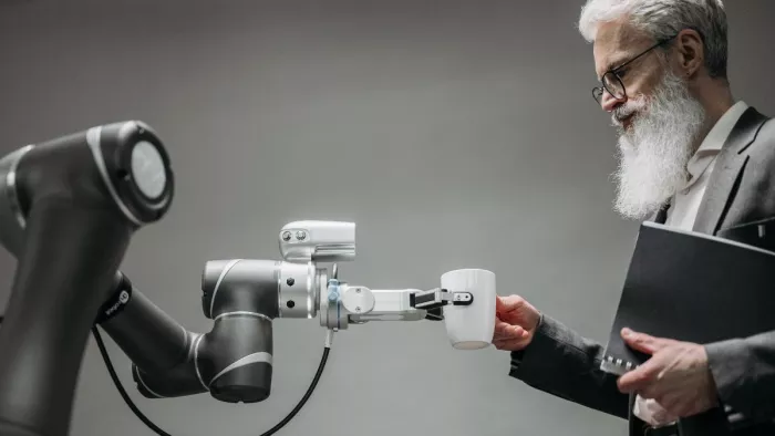 Alphabet company Google layoffs 100 robots with 12000 employees