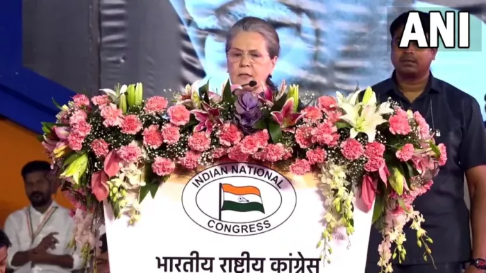 Sonia Gandhi attacks BJP सोनिया गांधी ने मोदी सरकार पर निशाना साधा।