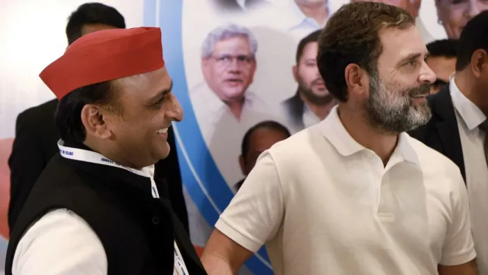 भारत जोड़ो यात्रा में आज अखिलेश भी राहुल और प्रियंका के साथ होंगे।