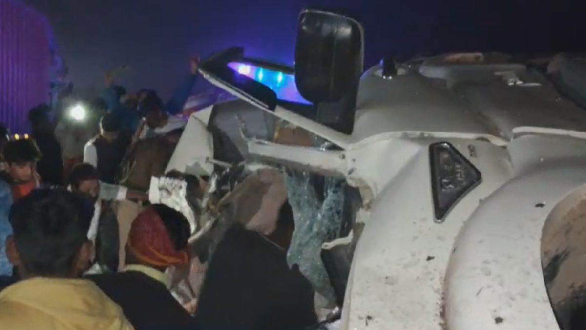 kaimur road accident massive collision between truck and scorpio seven people reported dead