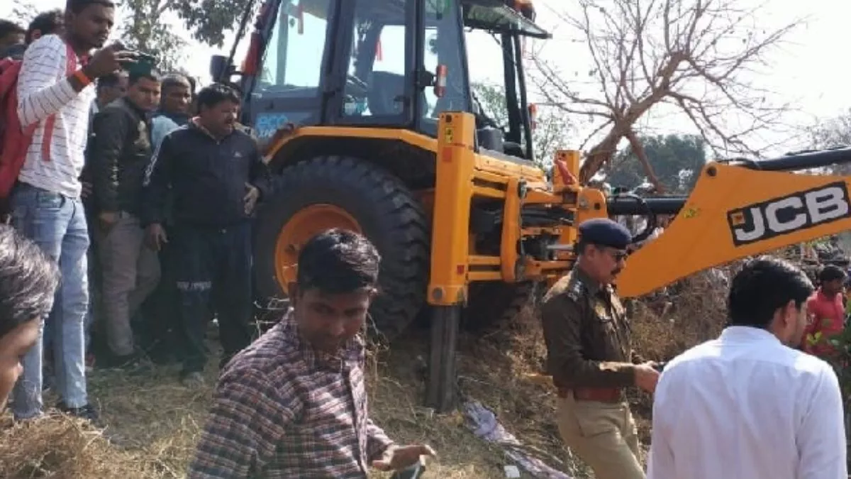 Kasganj Accident News: ये कैसी मानवता, इधर पानी में तड़पते रहे श्रद्धालु, उधर लोग बनाते रहे वीडियो, 23 मौतों में नहीं पसीजा दिल