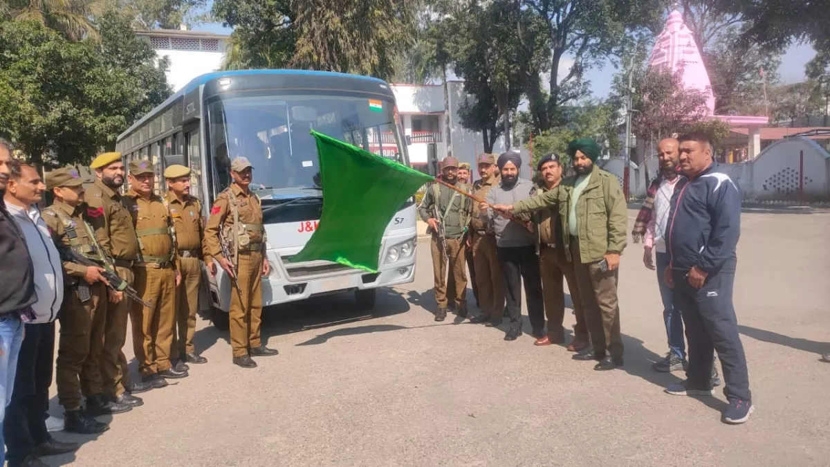 Kathua News: पुलिस ने कई स्कूलों के 24 छात्रों के एक दल को 'भारत दर्शन यात्रा' पर भेजा, इस दिन होगी वापसी