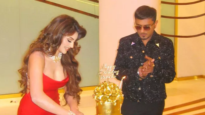 उर्वशी रौतेला ने हनी सिंह के साथ सेलिब्रेट किया बर्थडे। फोटो क्रेडिट- इंस्टाग्राम