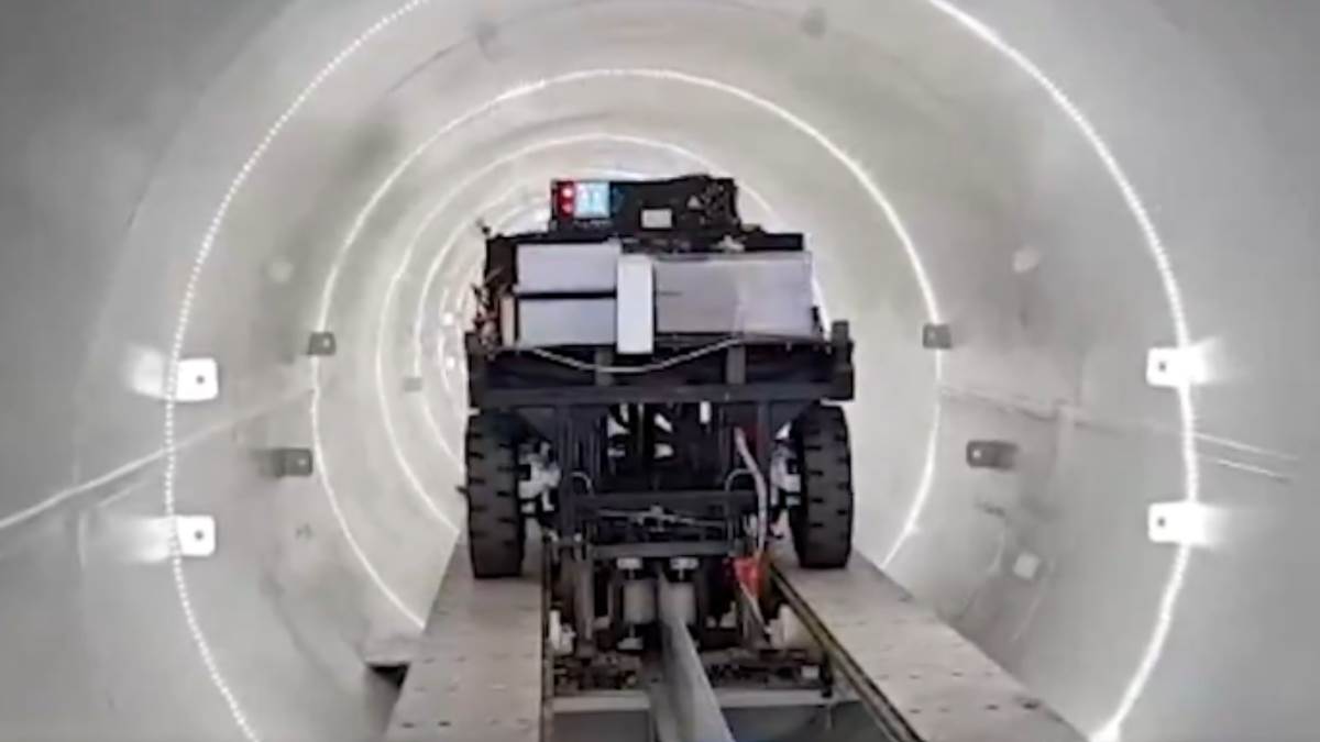 https://www.jagranimages.com/images/newimg/25022025/25_02_2025-hyperloop_train_23890475.jpg