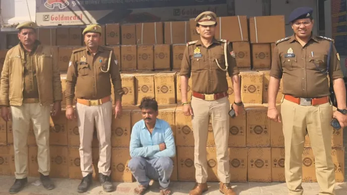 लोनी पुलिस ने 87 लाख की सिरप संग एक आरोपी को किया गिरफ्तार। जागरण