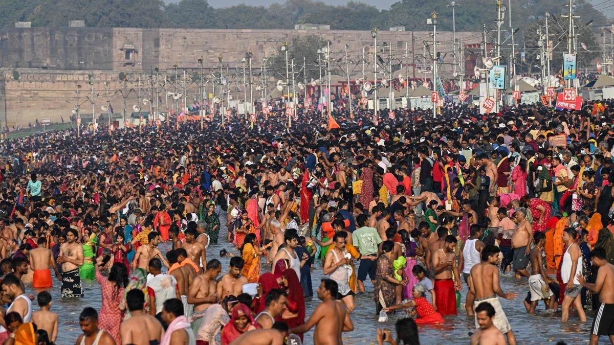 64 crore devotees gather at maha kumbh mela prayagraj for sacred baths reaching 66 crore pilgrims