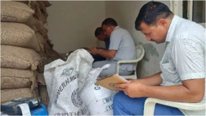 उपभोक्ताओं को एक साथ मिलेगा दो माह का आटा (File Photo)