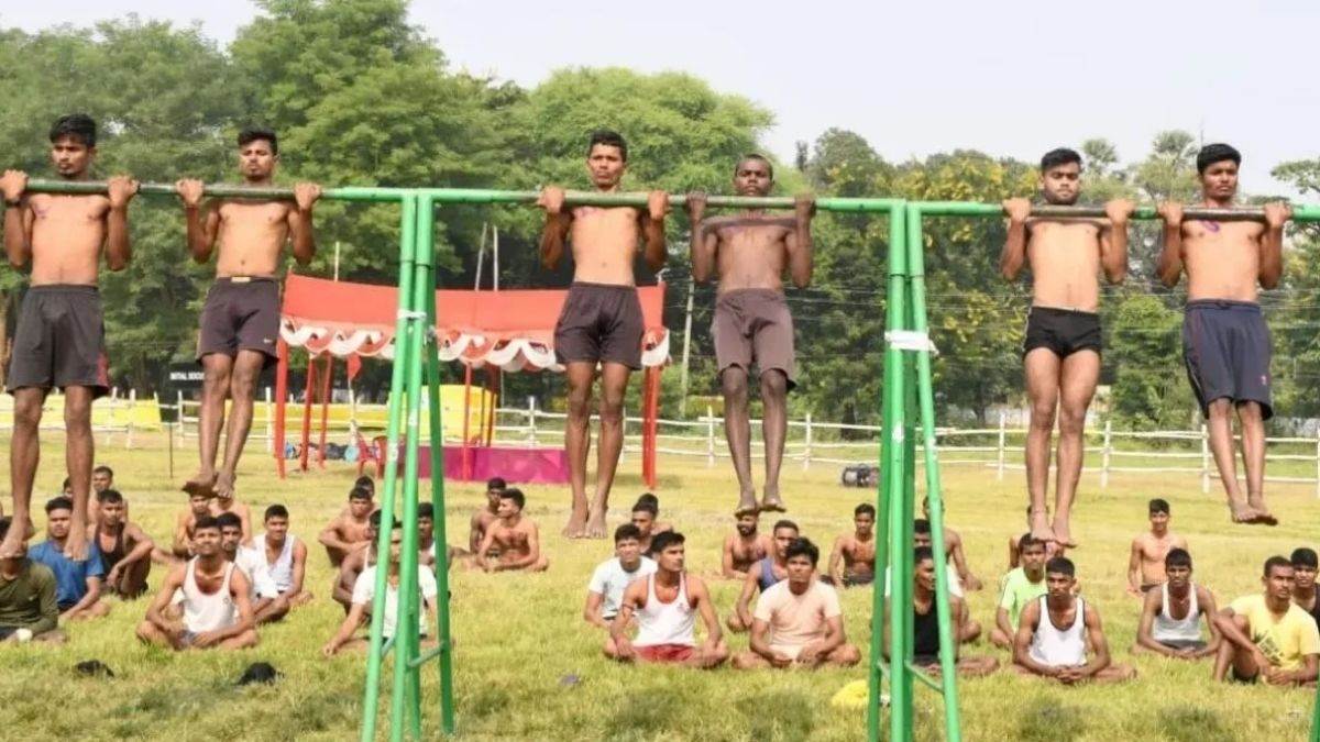 https://www.jagranimages.com/images/newimg/25022025/25_02_2025-up_police_recruitment__2025_23890453_112930367.jpg
