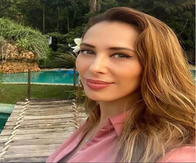 https://www.jagranimages.com/images/newimg/25032022/25_03_2022-lulia_vantur_22570092.jpg