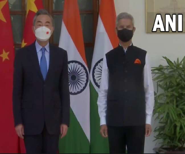 भारत दौरे पर चीन के विदेश मंत्री (फोटो- एएनआइ)