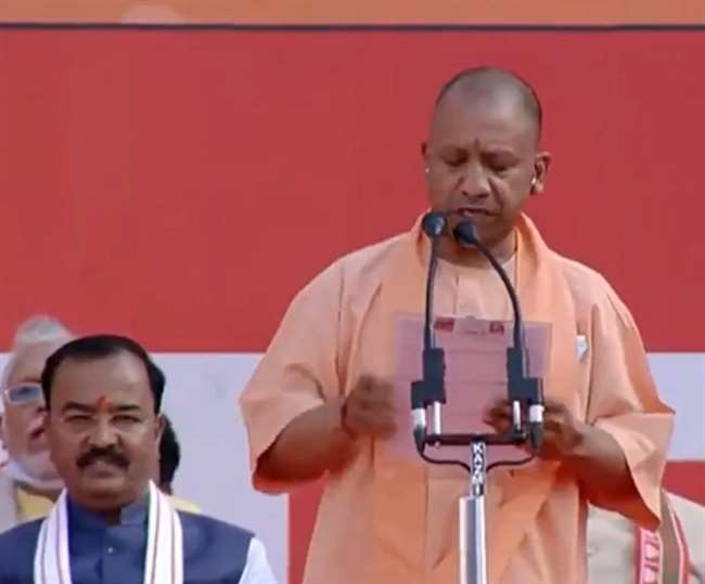 Yogi Adityanath Oath LIVE: सीएम योगी आदित्यनाथ ने ली मुख्यमंत्री पद की शपथ, केशव प्रसाद मौर्य के साथ ब्रजेश पाठक ने ली उपमुख्यमंत्री की शपथ