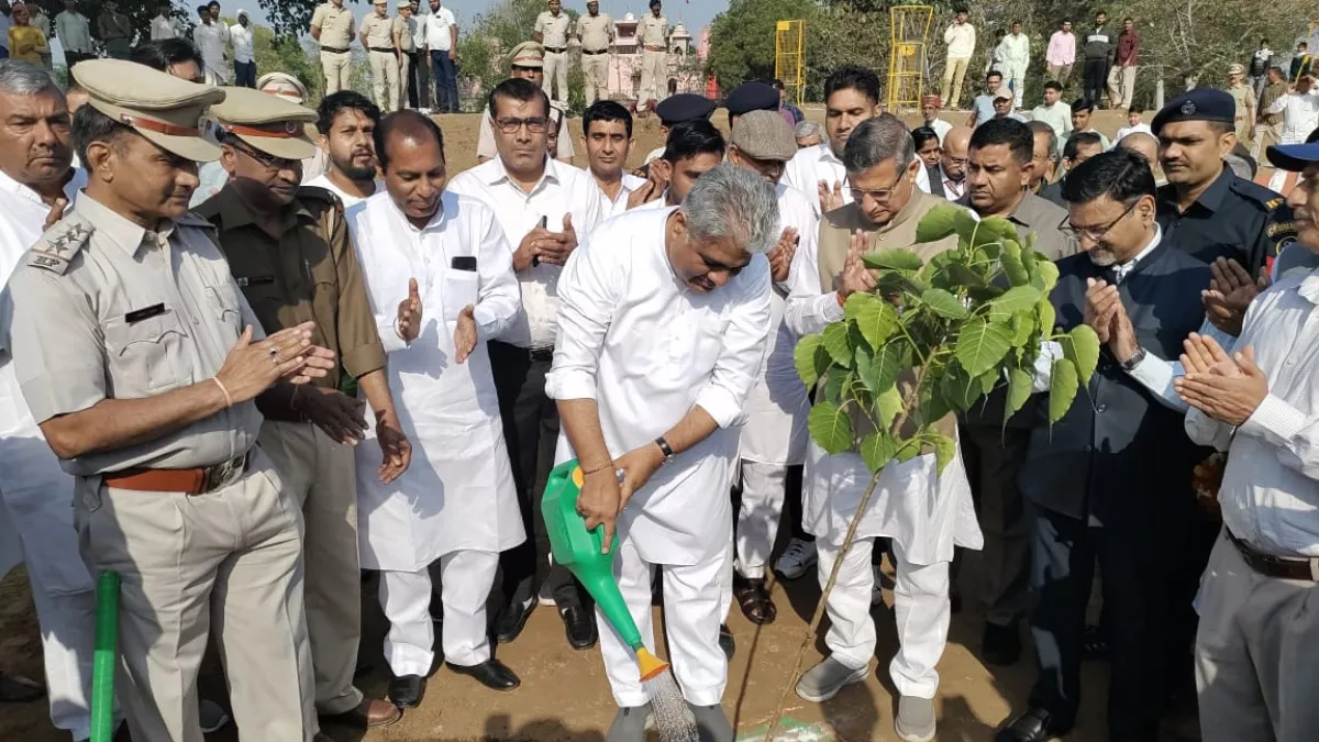 गुरुग्राम में अरावली ग्रीन वाल प्रोजेक्ट से मिलेगी शुद्ध हवा, पीएम मोदी ड्रीम प्रोजेक्ट में है शामिल