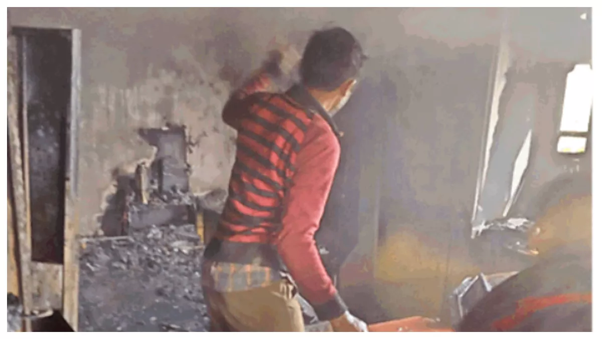 Chamba News: शार्ट सर्किट से लगी आग, मासूम झुलसा; लाखों रुपये का हुआ नुकसान