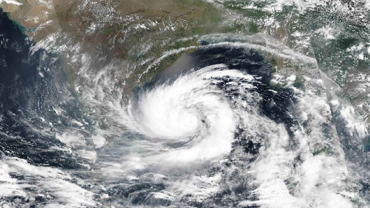 https://www.jagranimages.com/images/newimg/25032023/25_03_2023-cyclone_23366705.jpg