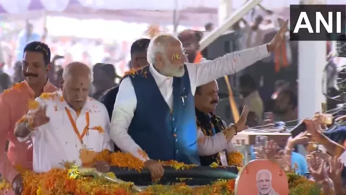 PM Modi: कर्नाटक दौरे पर PM मोदी (फोटो एएनआई)