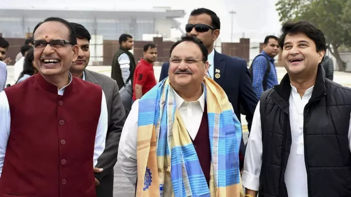 भाजपा के राष्ट्रीय अध्यक्ष जेपी नड्डा के साथ पूर्व मुख्यमंत्री शिवराज सिंह चौहान और केंद्रीय मंत्री ज्योतिरादित्य सिंधिया। फाइल फोटो।