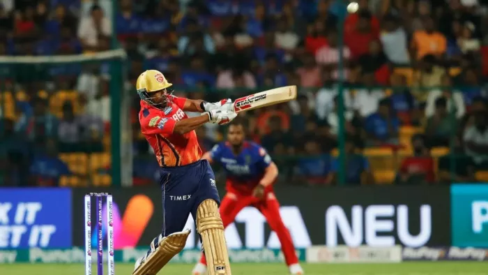 RCB vs PBKS: शशांक सिंह ने ठोके आखिरी ओवर में 20 रन