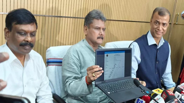 बिहार बोर्ड का इंटर का रिजल्ट शिक्षा मंत्री सुनील कुमार ने जारी किया है। (जागरण फोटो)