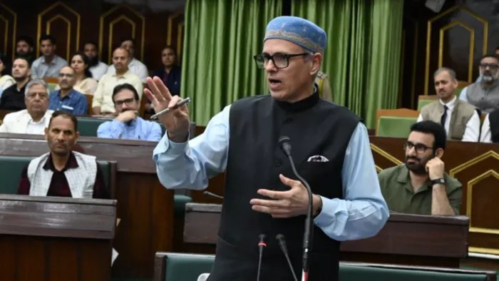 जम्मू-कश्मीर विधानसभा में बोलते हुए मुख्यमंत्री उमर अब्दुल्ला (सोशल मीडिया)