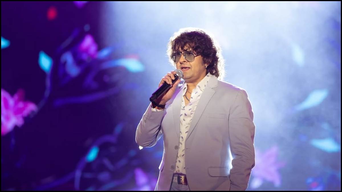 stones thrown at sonu nigam during concert at delhi technological university