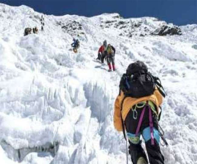 कोरोना महामारी के बावजूद नहीं टूटे पर्वतारोहियों के हौसले। (फोटो: दैनिक जागरण/प्रतीकात्मक)