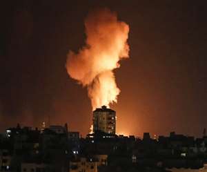 गाजा पट्टी पर फिर धमाके गूंजने लगे हैं
