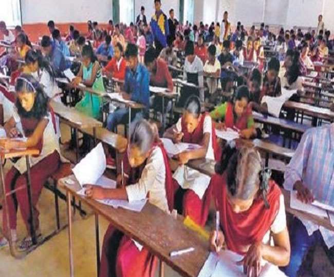 पढ़ाई छोड़कर स्कूलों से मुंह मोड़ने वाले बच्चों की अब फिर से स्कूल वापसी की जाएगी। (प्रतीकात्&zwj;मक तस्&zwj;वीर)