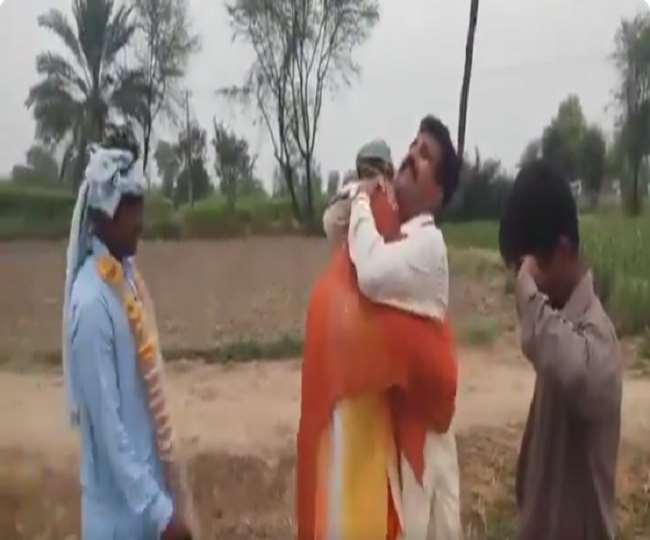 इस वीडियो को सेवा अधिकारी ने शेयर किया है