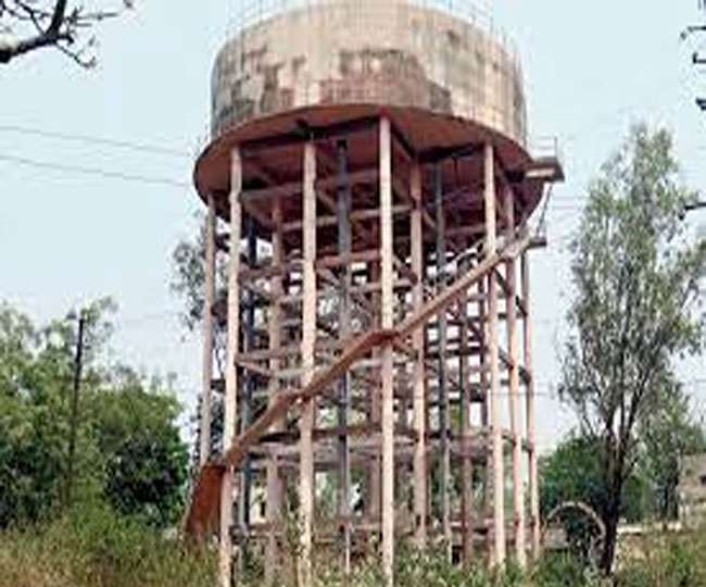 चिरकुंडा नगर परिषद क्षेत्र में अवैध वाटर कनेक्शन लेने वाले लोगों की अब खैर नहीं है। (प्रतीकात्&zwj;मक तस्&zwj;वीर)