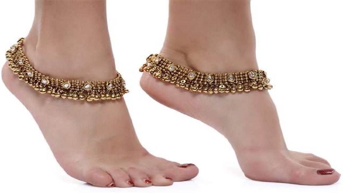 Silver Anklets जानें, क्यों महिलाएं पैरों में नहीं पहनती हैं सोने की