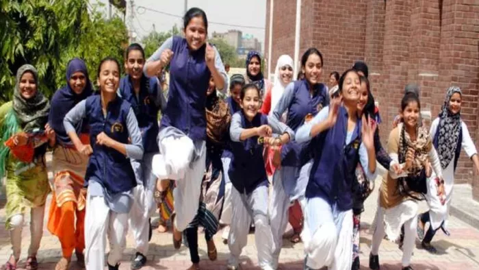 UP Board 10th, 12 Result Toppers List 2023: यूपी बोर्ड टॉपर लिस्ट आधिकारिक वेबसाइट पर रिलीज हो चुकी है।