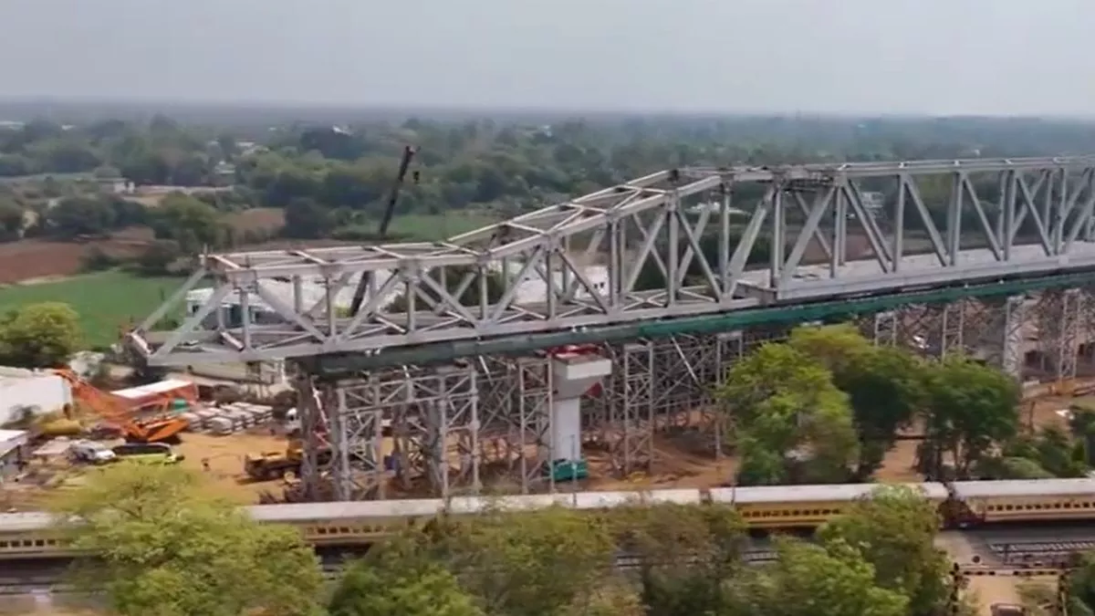 Video: तेज हुआ बुलेट ट्रेन का काम, अहमदाबाद-मुंबई प्रोजेक्ट का दूसरा स्टील ब्रिज भी हुआ लॉन्च
