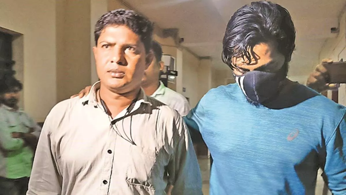 Mahadev Betting App Case: पुलिस ने फरार चले रहे दो सट्टेबाजों को किया गिरफ्तार,  टीम ने हवाला के 43 लाख किए सीज