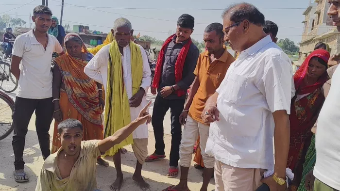 बीपीएससी शिक्षक ने प्राचार्य के साथ की गाली-गलौज, स्कूली बच्चों को बेरहमी से पीटा