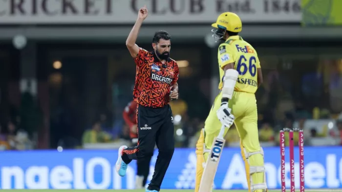 शमी ने पहली गेंद पर लिया विकेट। फोटो- IPL