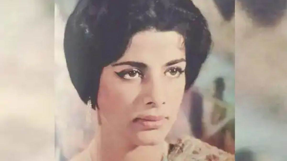 sanjay dutt sister zaheeda rejected role in hare rama rare krishna as she was in love with dev anand