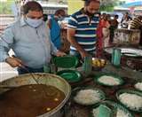 लॉकडाउन में शिक्षा के मंदिर ने पेश की मिसाल, कोरोना योद्धाओं को बांटे पीपीई किट, भर रहे भूखों का पेट