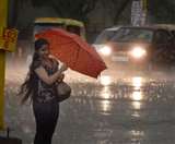 Weather Update: अगले 4 दिनों तक बारिश के आसार, कई इलाकों में चलेंगी तेज हवाएं; जानें अपने शहर का हाल