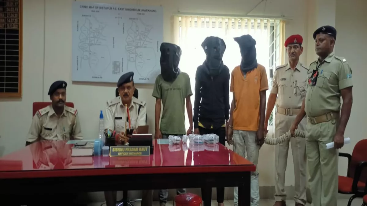Jamshedpur Crime :  जुबली पार्क गेट के पास  लूट को अंजाम देने वाला तीन बदमाश गिरफ्तार
