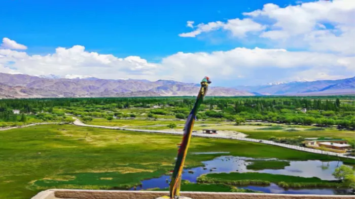 Leh-Ladakh Trip: लेह लद्दाख में घूमने वाली बेहद खूबसूरत जगहें