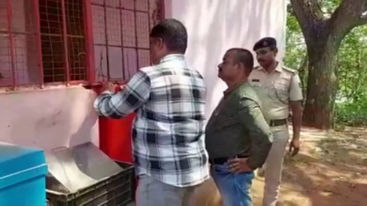 ओडिशा में छत्‍तीसगढ़ के पर्यटकों पर हमला, चार आरोपित हुए गिरफ्तार, BJP के विरोध के बाद सील हुआ मुंडली टोल गेट