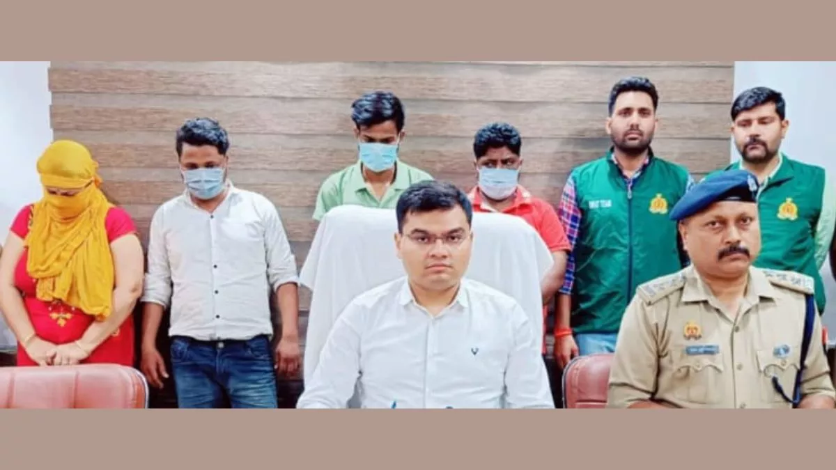 Hapur: पानी पिलाने के बहाने खोला गेट... तमंचे के बट से वार कर खंगाला घर का कोना-कोना, लाखों की लूट का पर्दाफाश