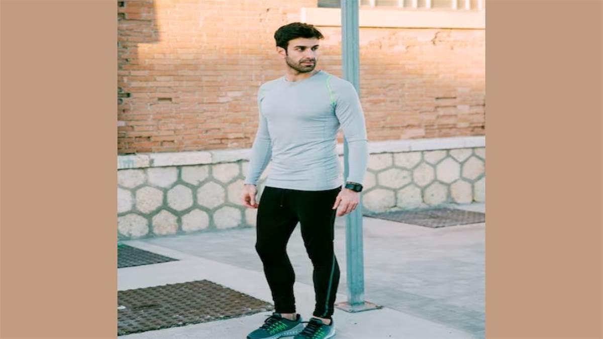 Track Pants For Men Cover Image Source: Jagran