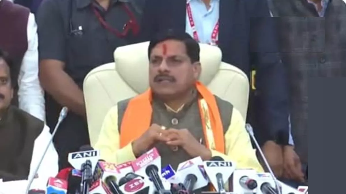 MP News: खुले में नमाज को लेकर सीएम सख्त, बोले- धार्मिक स्थलों पर रखें नजर, कानून व्यवस्था से नहीं होगा कोई समझौता