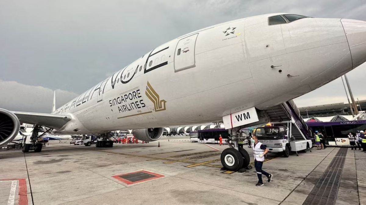 https://www.jagranimages.com/images/newimg/25052024/25_05_2024-singapore_airlines_flight_23725216.jpg