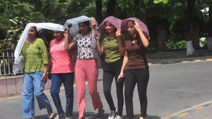 Agra Weather: लू के लिए पांच दिन तक रेड अलर्ट, रात में भी राहत नहीं
