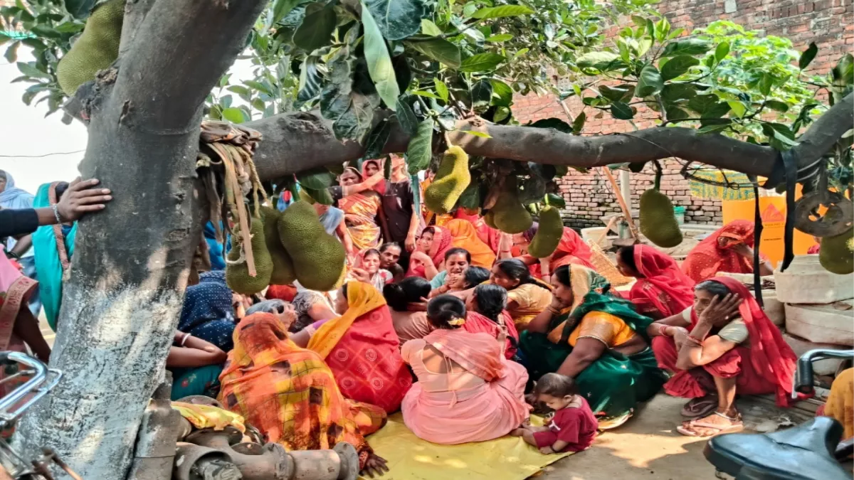 Buxar News: बक्सर में बेखौफ बदमाशों ने युवक को मारी गोली, मची चीख पुकार