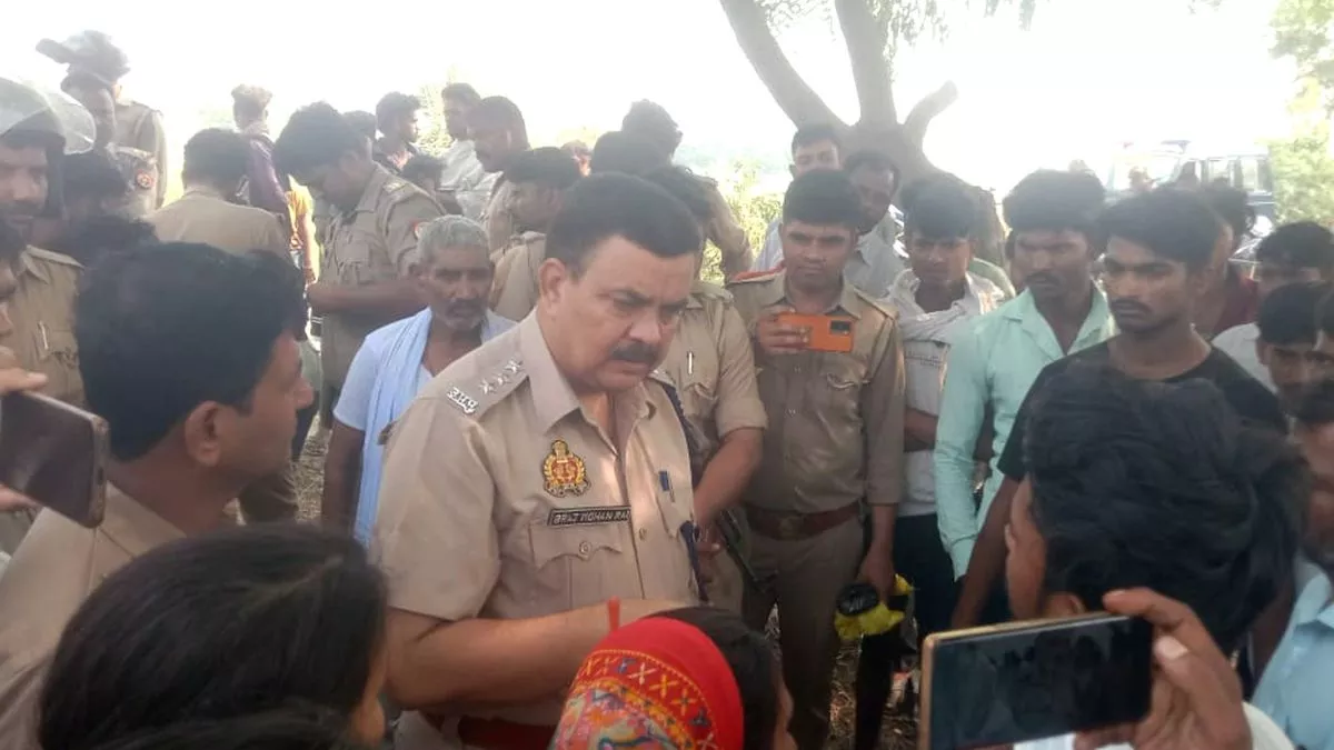 UP Accident: मौरंग लदे ट्रक ने बाइक को मारी टक्कर, भाभी की मौत, देवर घायल; परिजनों का हंगामा